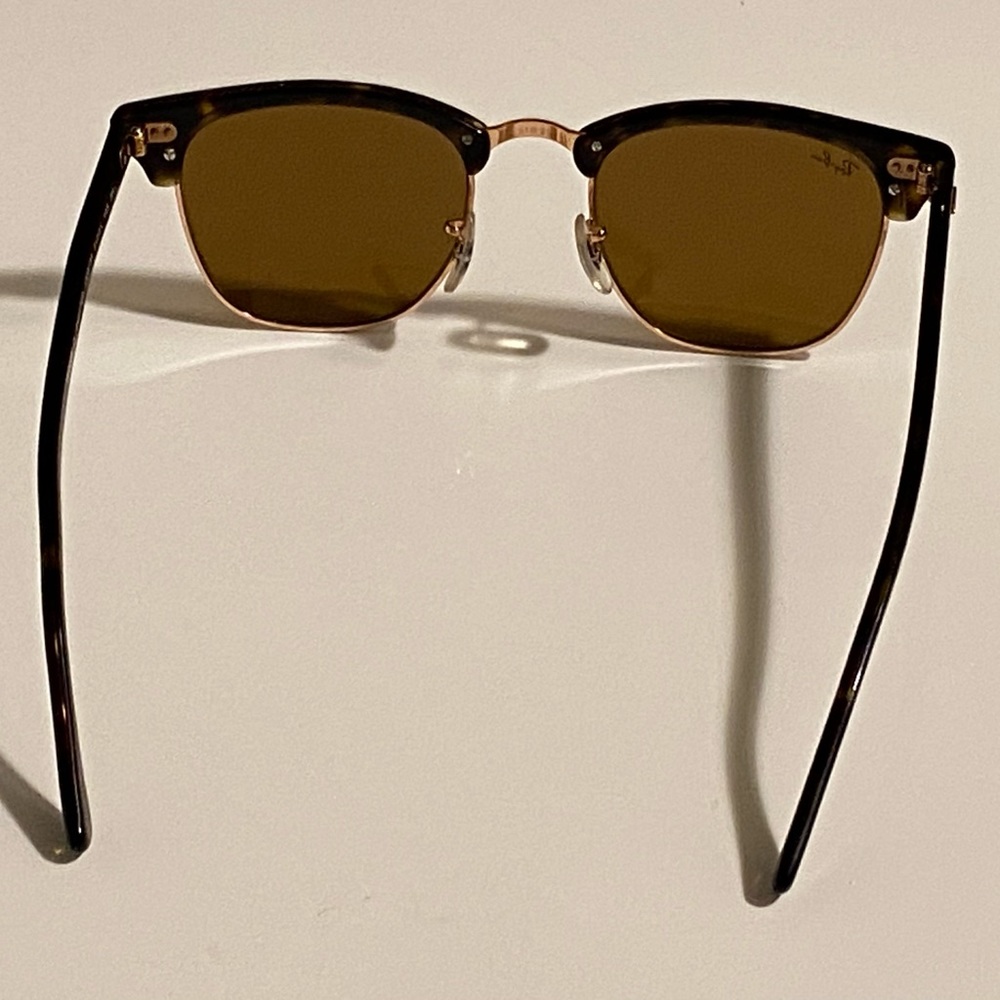 SOLD - Ray-Ban Authentic Clubmaster Tortoise Frame Sunglasses - GUC. - Picture 4 of 16